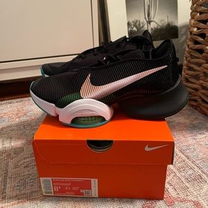 BRAND NEW Nike Air Zoom Superprep 2 8.5W in black/tea/rose gold
